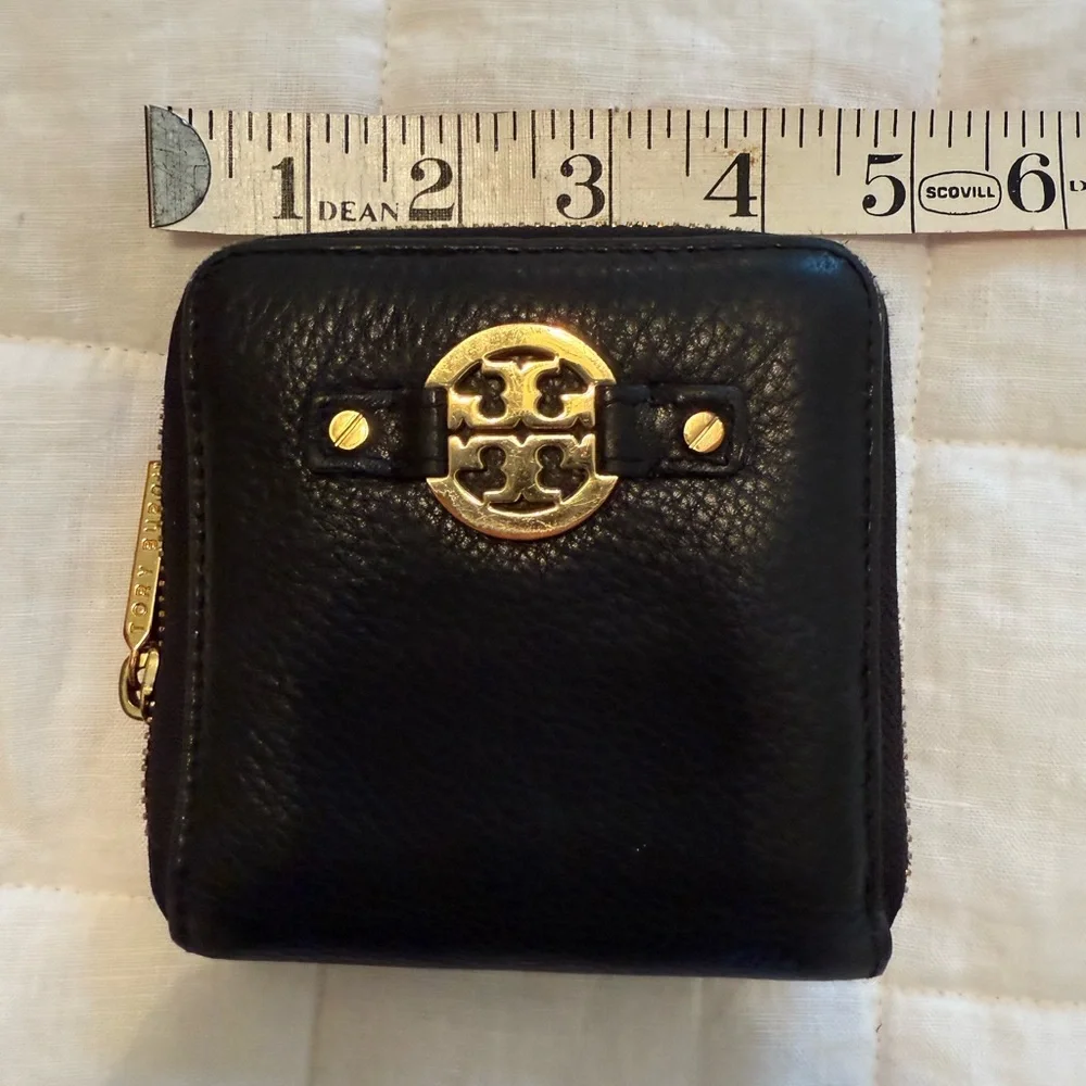 Tory Burch Black Leather Zip Wallet - Picture 8 of 8